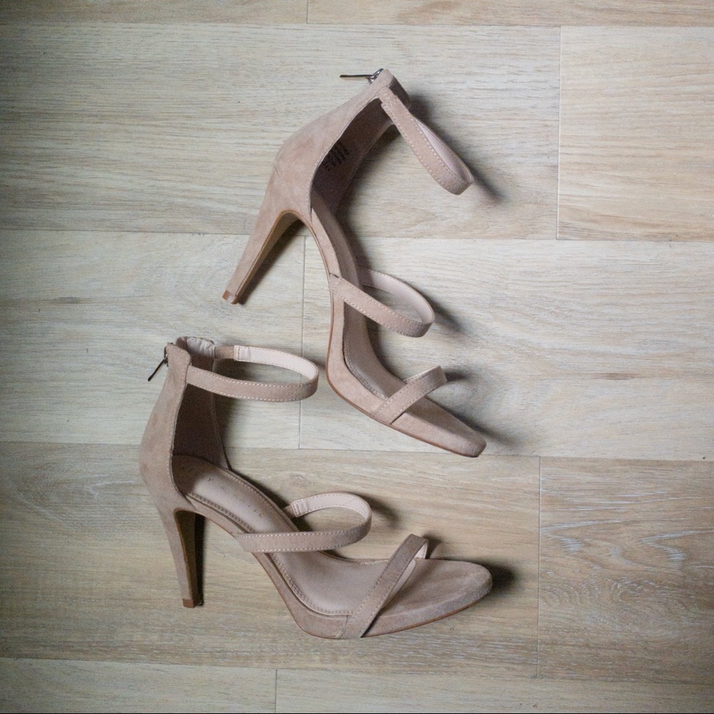 courtnee heels 🎉JANUARY SALE🎉